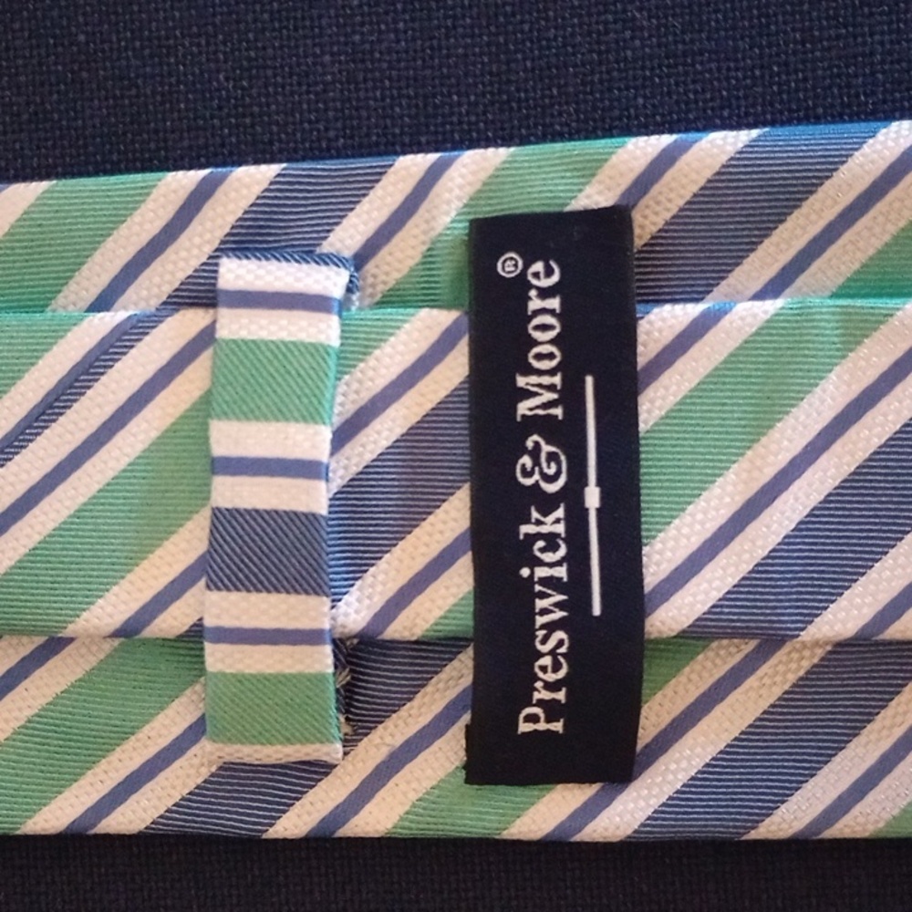 FOUR GREAT TIES: TOMMY HILFIGER,  TEAM NFL, PRESTIGE, PRESWICK & MOORE - Picture 5 of 5